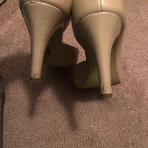 Anne Klein nude 3” heels